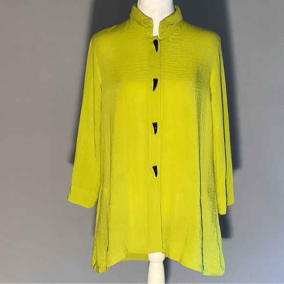 John Mark Chartreuse XS Mandarin Tunic with Black Shark Tooth Buttons Back Slit - Picture 6 of 16